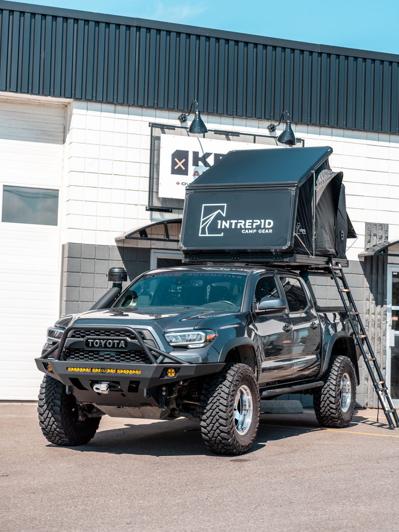 intrepid geo 2.5 rooftop tent Intrepid Camp Gear GEO 2.5 Pro Rooftop Tent – KRAVE Automotive