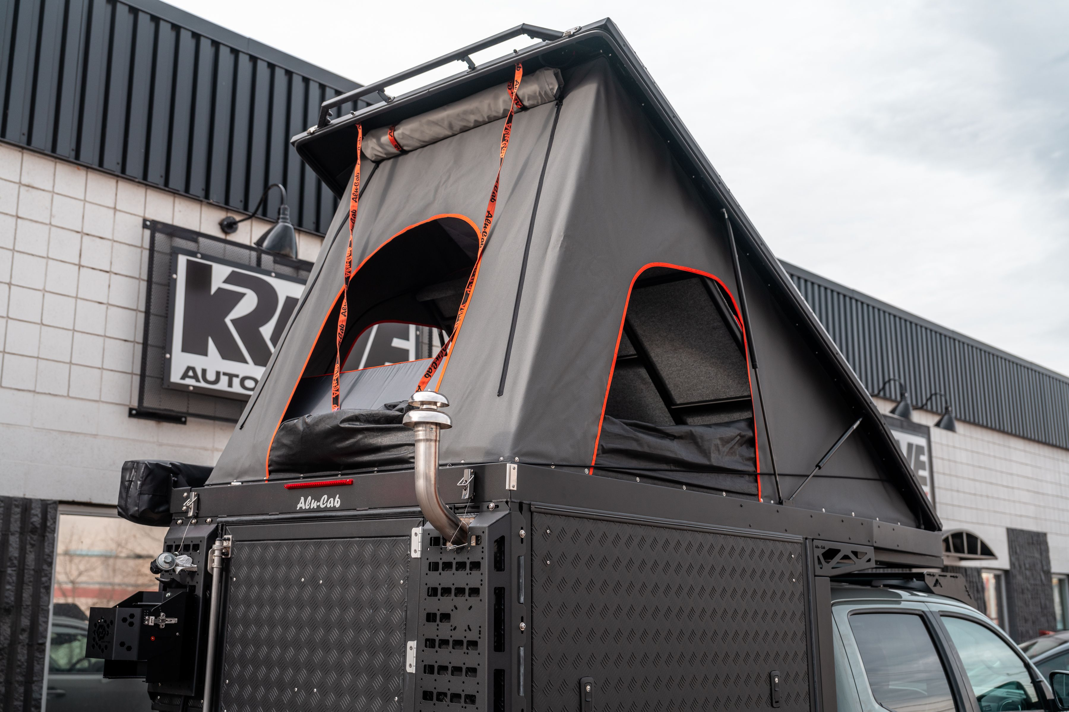 Alu-Cab Canopy Camper Deluxe