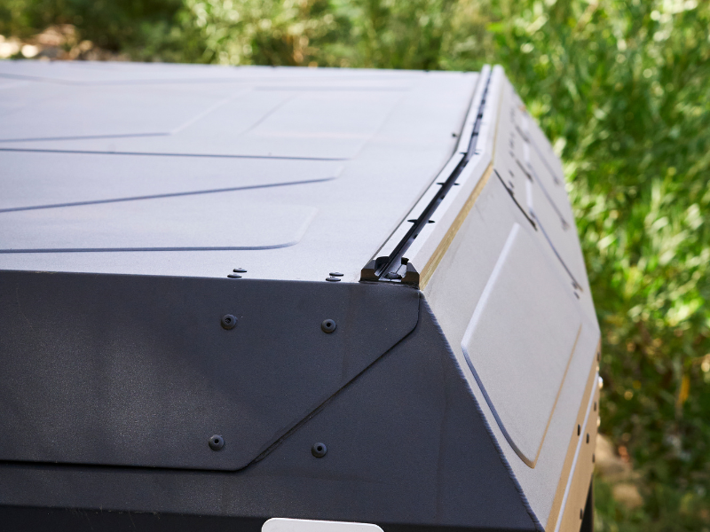 Alu-Cab ModCAP Camper