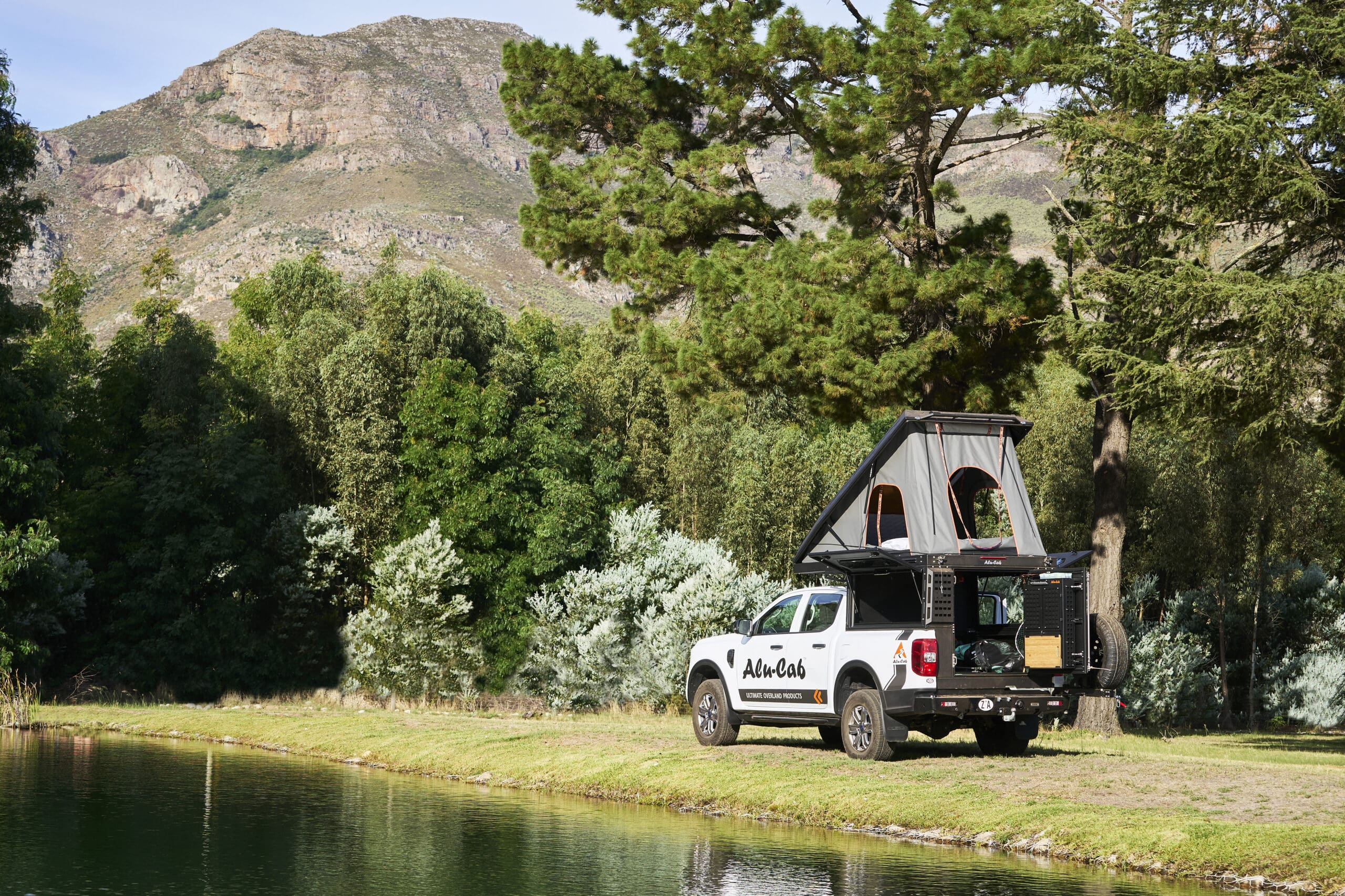Alu-Cab ModCAP Camper