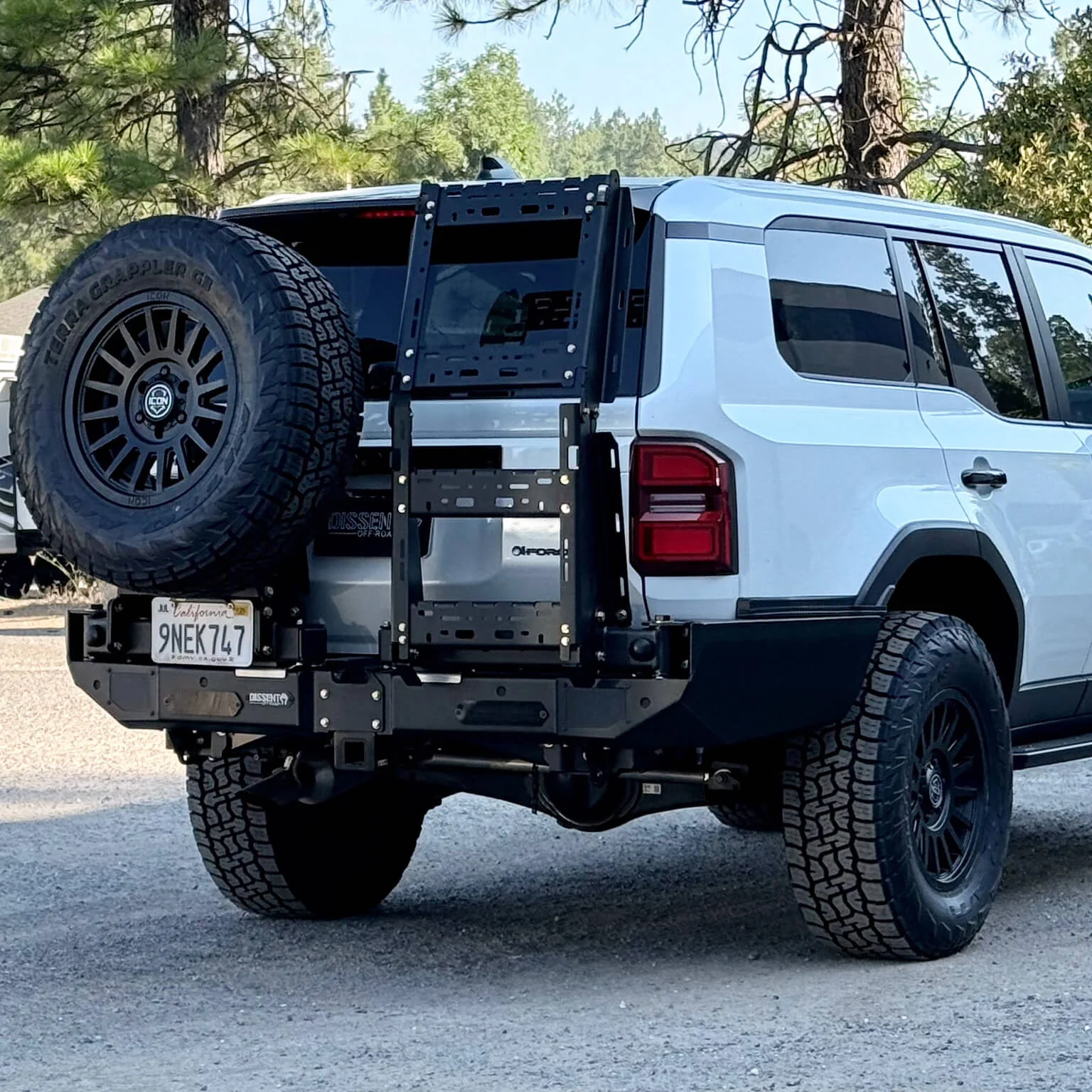 Off Road Rear Ladder Dissent Off-Road Ladder Swing-Out – KRAVE Automotive