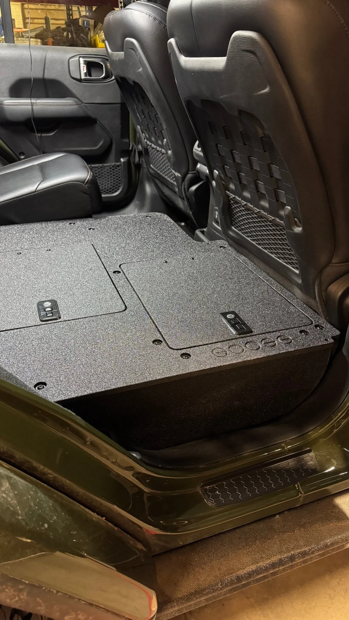 Goose Gear Jeep Wrangler JLU 4 Door 2018-2026 Second Row Seat Delete Plate System V2