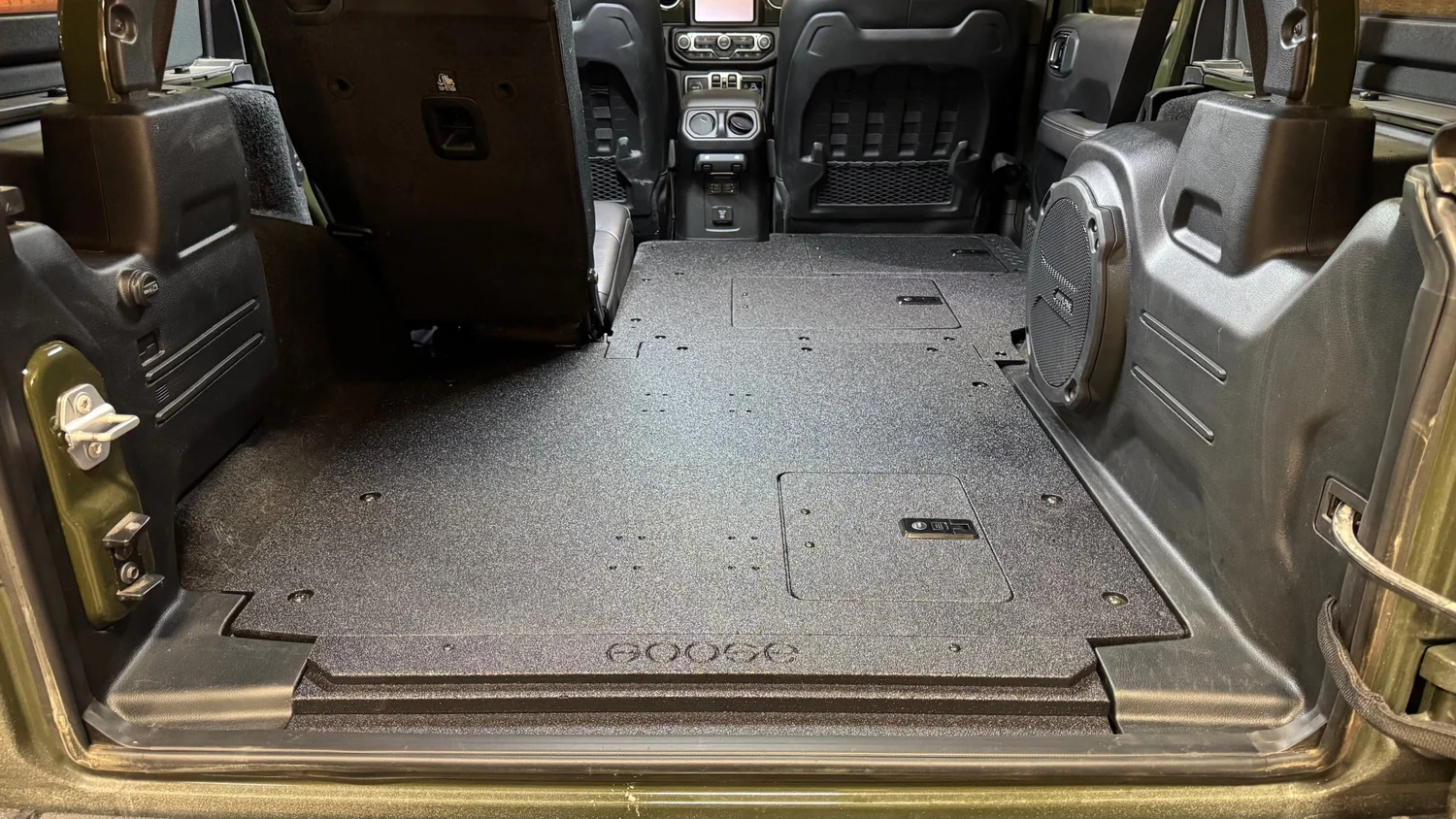 Goose Gear Jeep Wrangler JLU 4 Door 2018-2026 Second Row Seat Delete Plate System V2