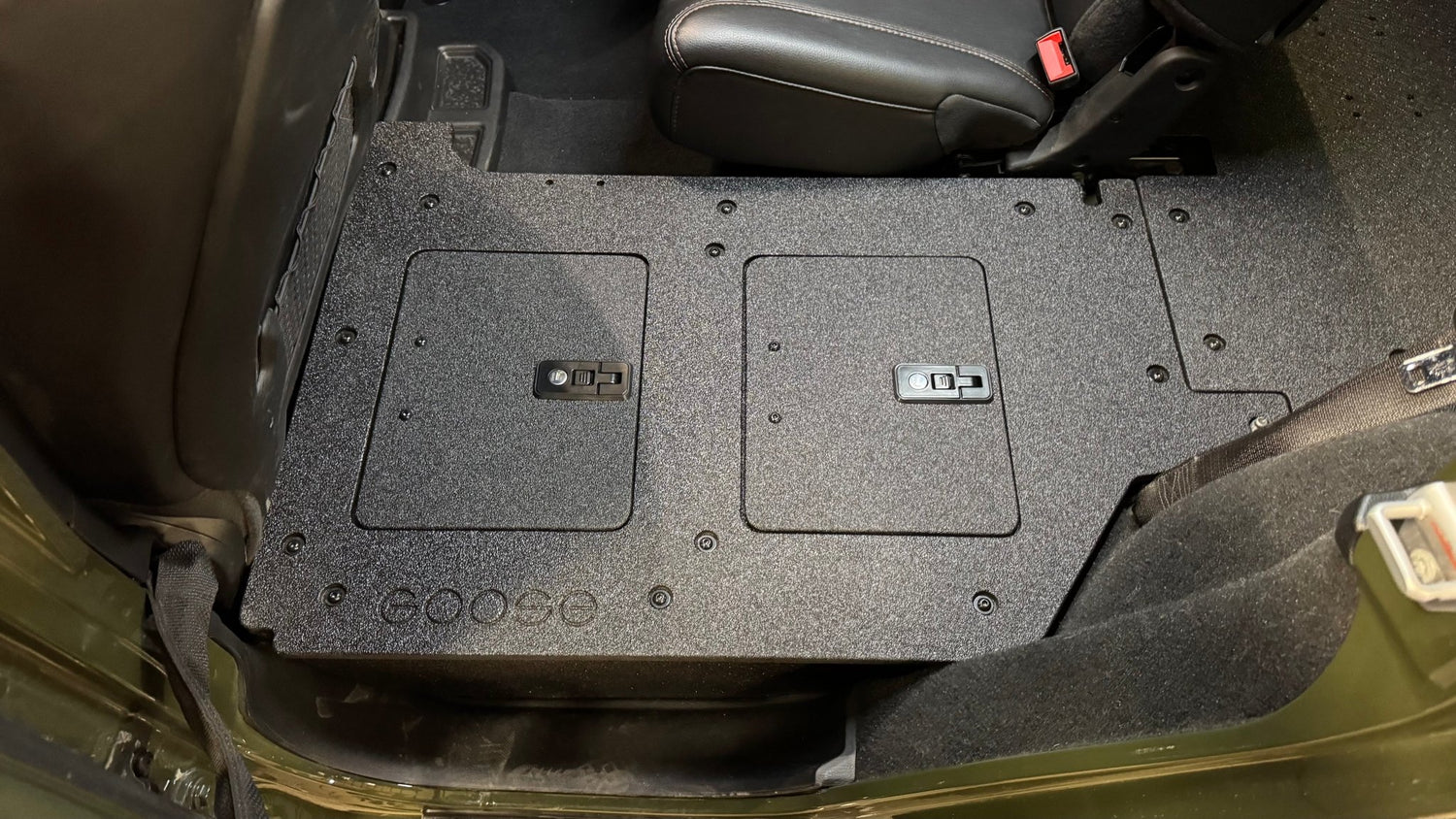 Goose Gear Jeep Wrangler JLU 4 Door 2018-2026 Second Row Seat Delete Plate System V2