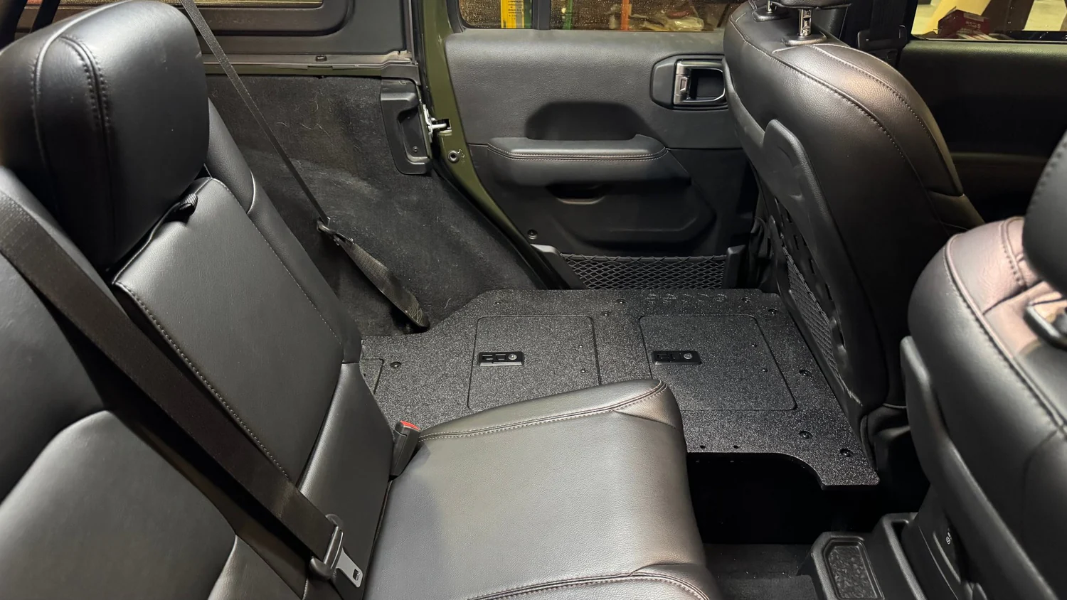 Goose Gear Jeep Wrangler JLU 4 Door 2018-2026 Second Row Seat Delete Plate System V2