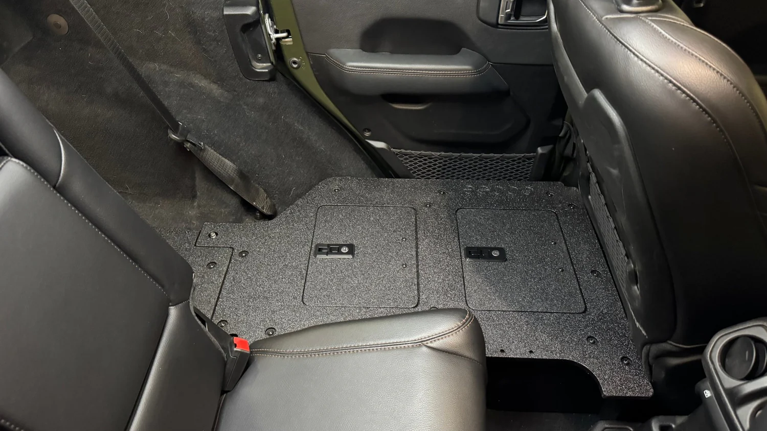 Goose Gear Jeep Wrangler JLU 4 Door 2018-2026 Second Row Seat Delete Plate System V2