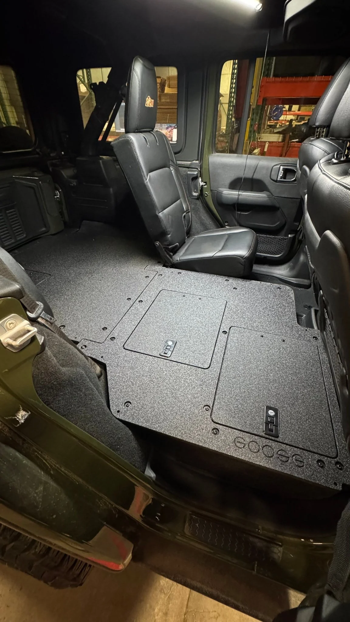 Goose Gear Jeep Wrangler JLU 4 Door 2018-2026 Second Row Seat Delete Plate System V2