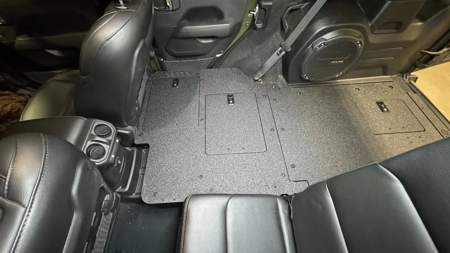 Goose Gear Jeep Wrangler JLU 4 Door 2018-2026 Second Row Seat Delete Plate System V2