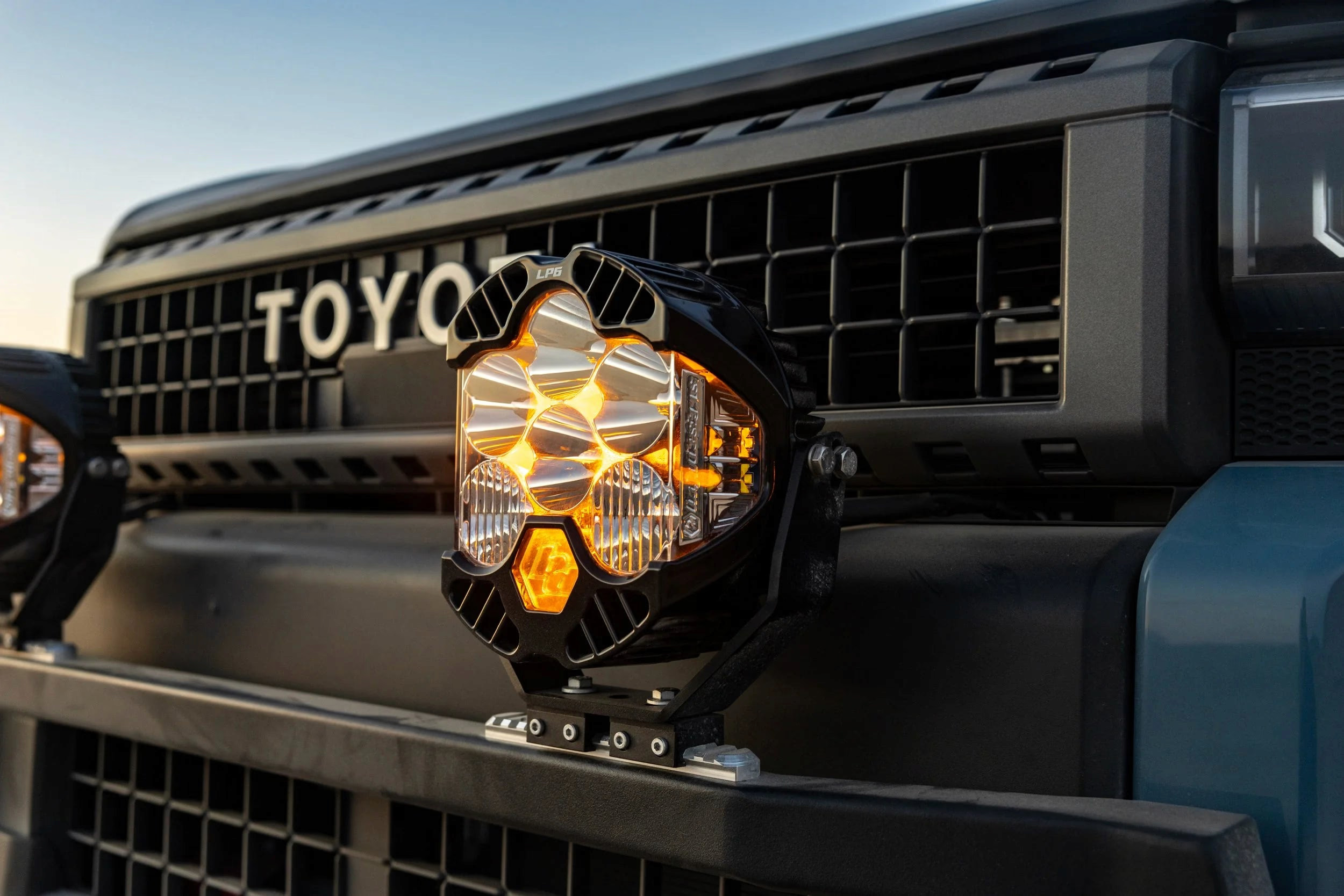 NYTOP Toyota Accessory Rail Mount