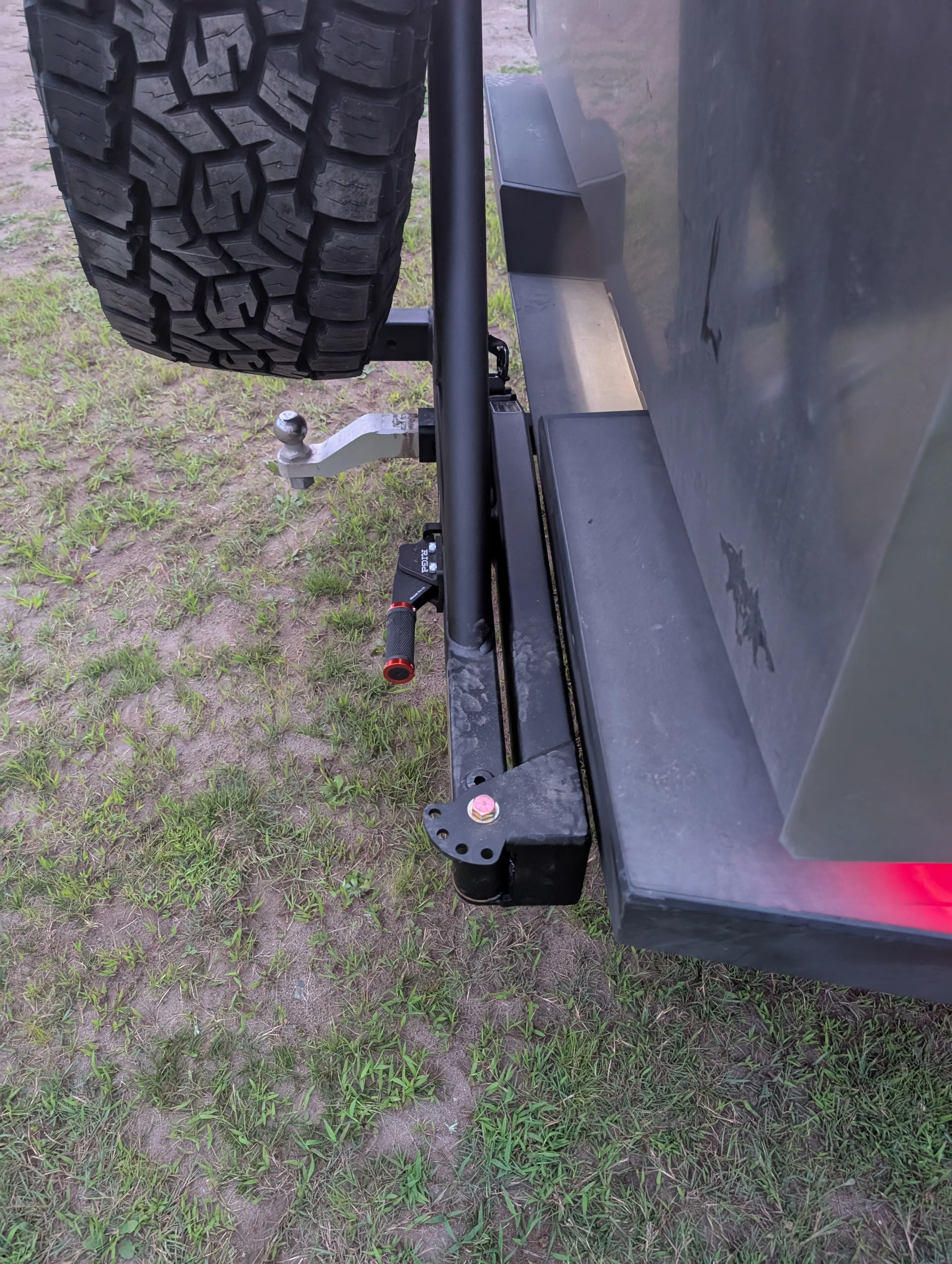 RIGd CyberSwing Spare Tire Hitch Mount