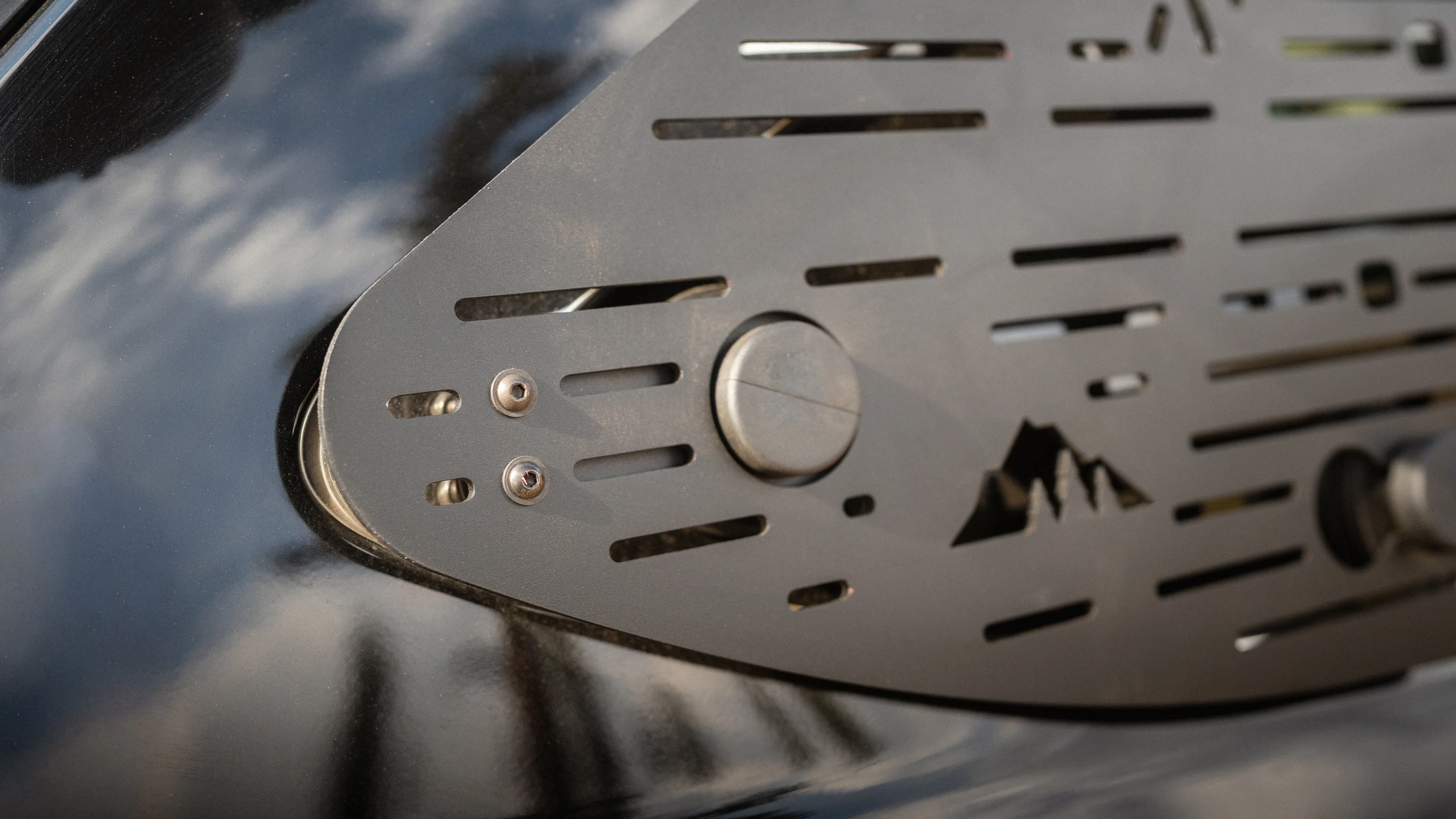 Sherpa Subaru Outback Window Panel