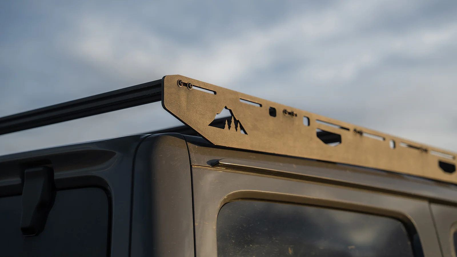Sherpa The JLU QDHD Half Rack 2018-2025 Jeep Wrangler JLU