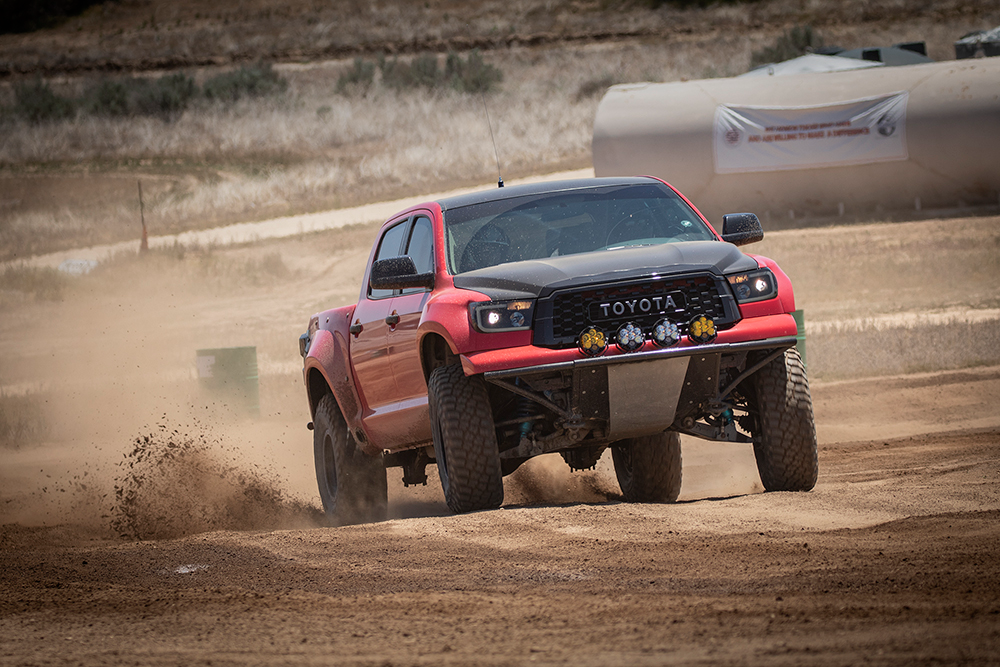 Total Chaos +2.5" Long Travel Kit - Bushing UCA - 2nd Gen Tundra