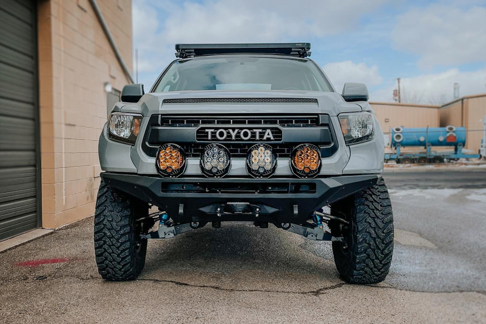 Total Chaos +2.5" Long Travel Kit - Bushing UCA - 2nd Gen Tundra