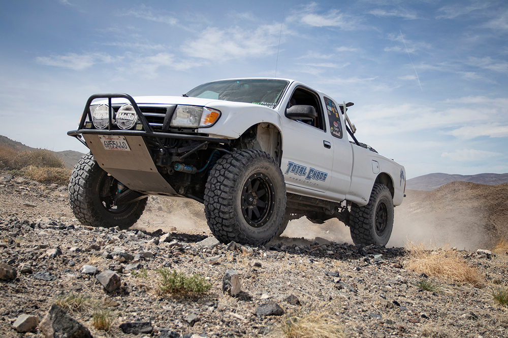 Total Chaos +3.5" Long Travel Kit - Heim UCA - 1st Gen Tacoma